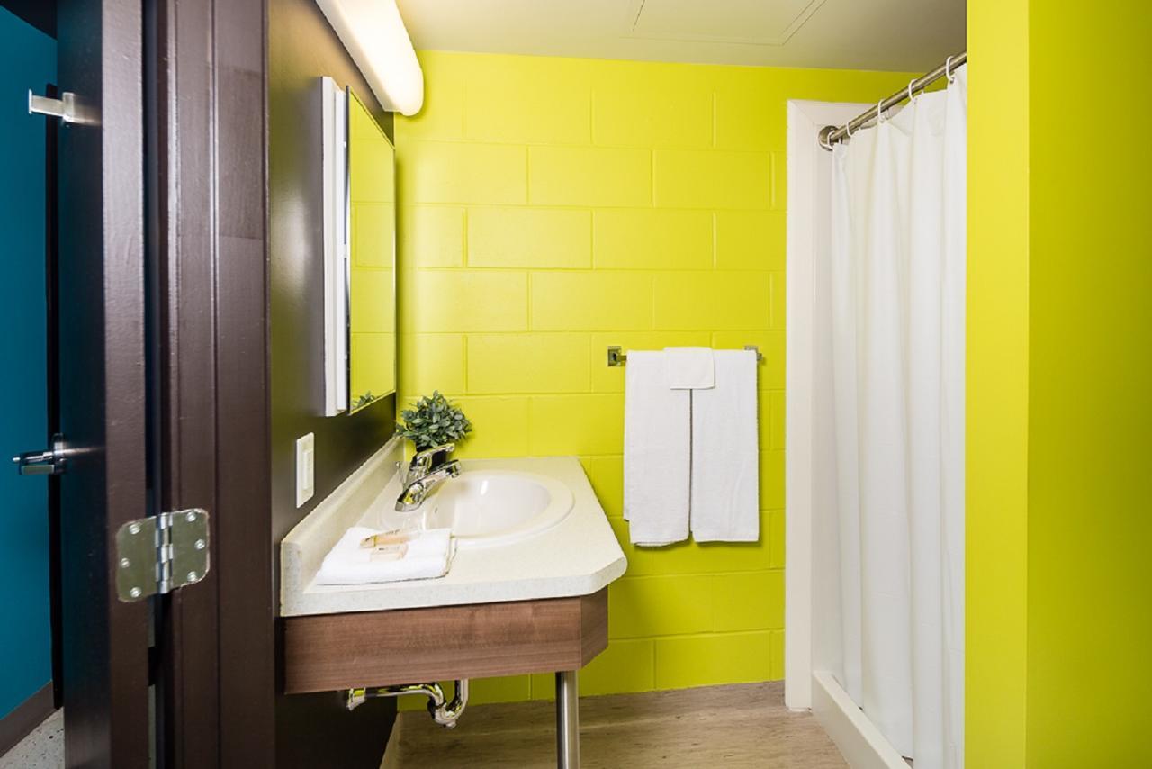 Uwinnipeg Downtown Hostel Bagian luar foto
